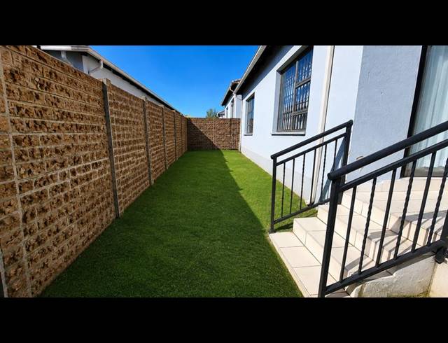 3 BEDROOM TOWNHOUSE FOR SALE IN PARKRAND